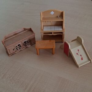 Calico Critters Misc Dollhouse Furniture